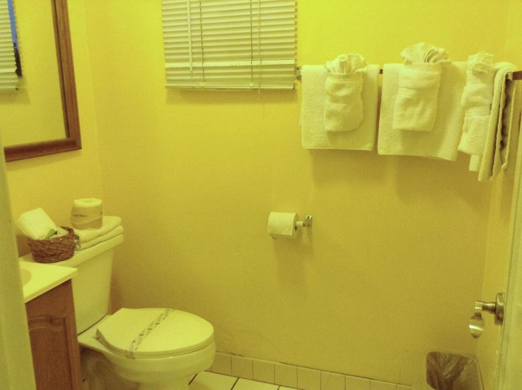 Oceanside Inn & Suites Habitación foto